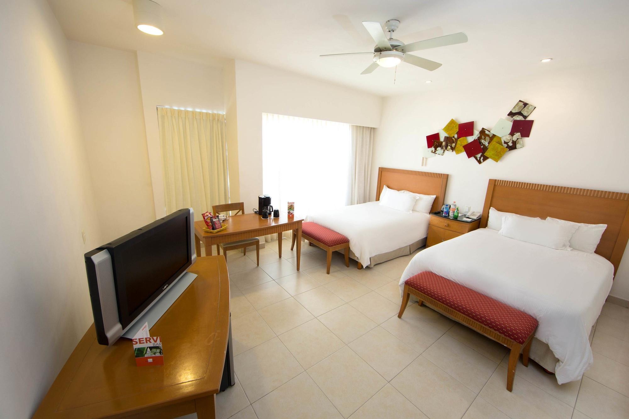 Ambiance Suites Cancun Exterior photo