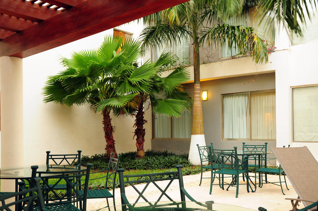 Ambiance Suites Cancun Exterior photo